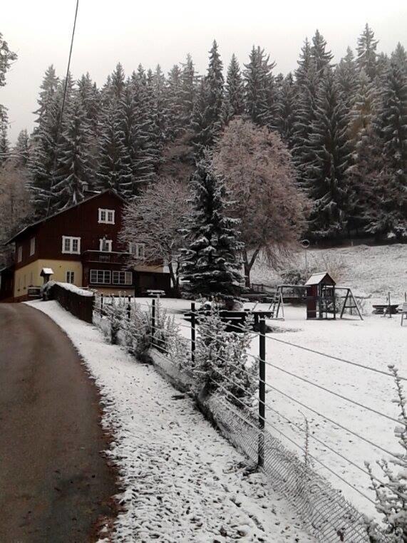Myslivna Otel Černý Dŭl Dış mekan fotoğraf